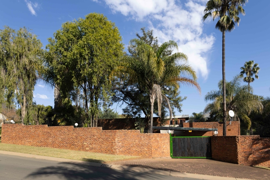 To Let 4 Bedroom Property for Rent in Ifafi North West